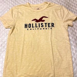 Hollister Men’s Tee - S - Yellow